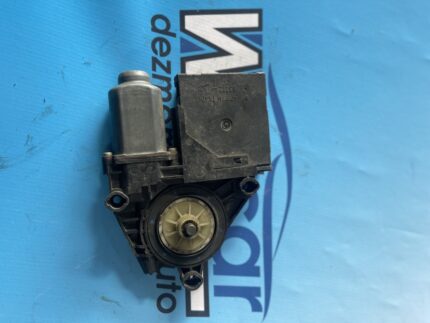 Motoras Macara VW Polo 0130822530