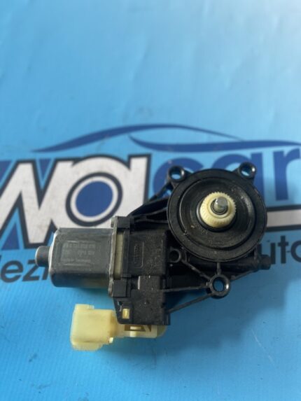 Motoras Macara FORD FIESTA 0130822619