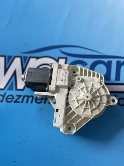 MOTORAS MACARA GEAM STANGA SPATE AUDI A4 B8 2009
