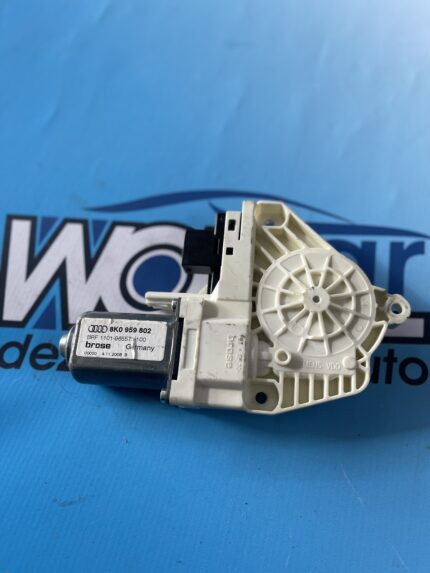 MOTORAS MACARA DREAPTA FATA AUDI A6 4G 8K0959802