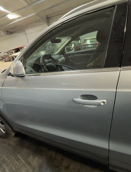 Usa stanga fata Audi Q3 2016
