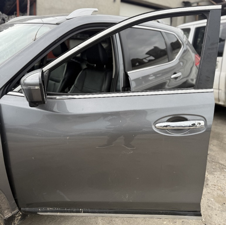 Usa stanga fata Nissan X-Trail 2017 Usa stanga fata Nissan X-Trail 2017